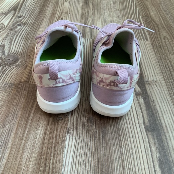 Lavender Nike Training Sneakers - Picture 4 of 7